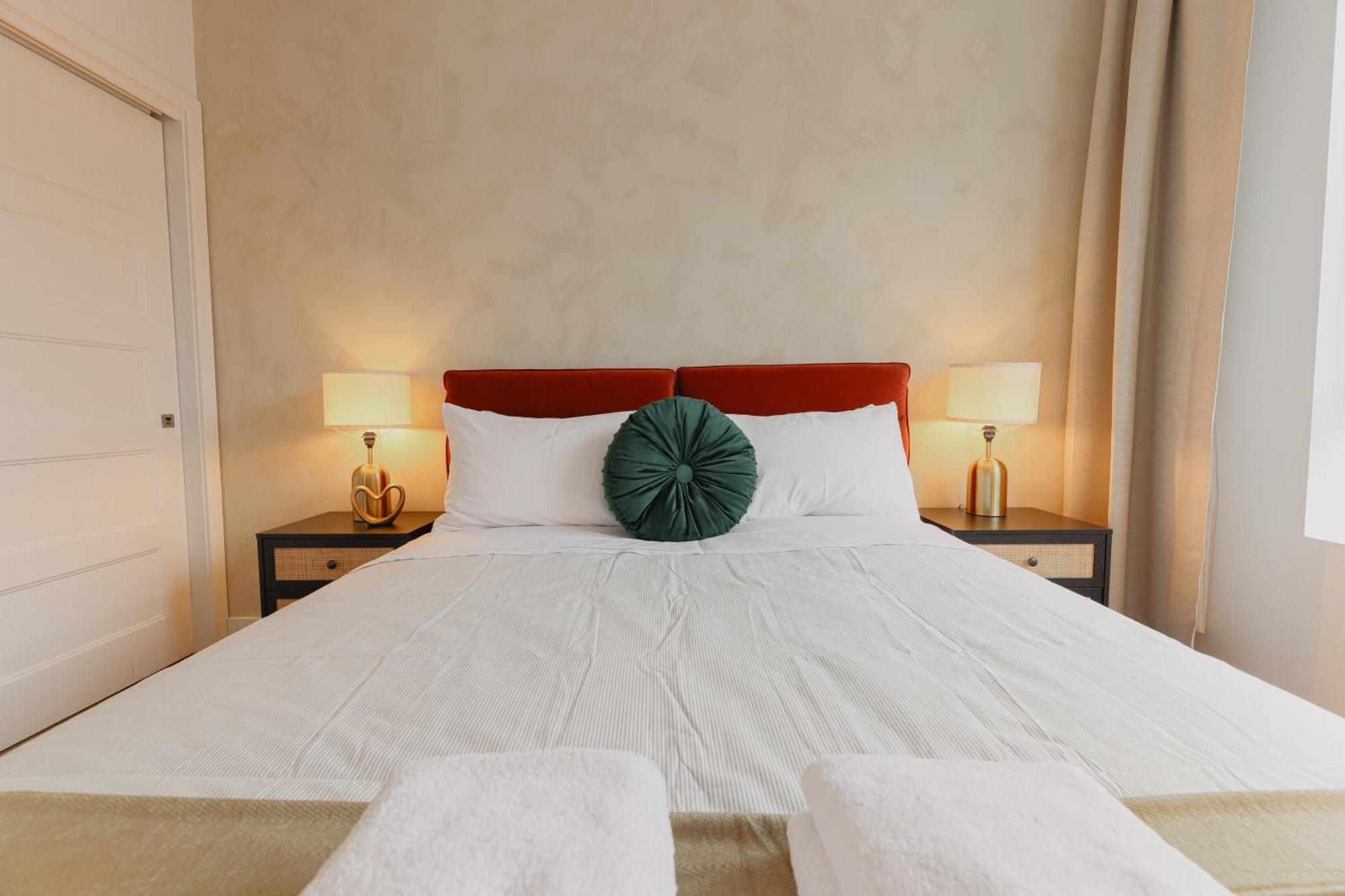 Rozenhaus Montreal Hotel Bagian luar foto