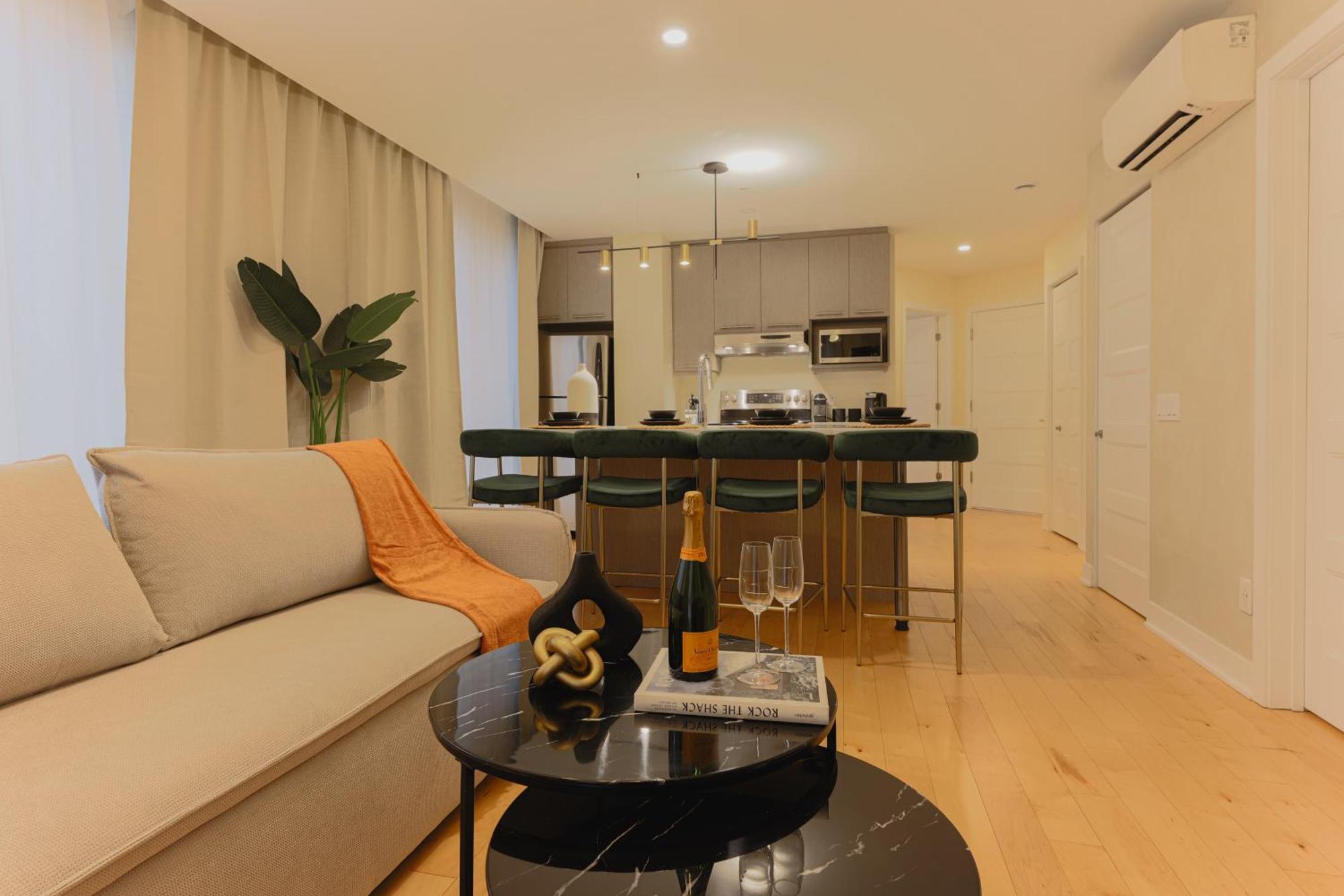 Rozenhaus Montreal Hotel Bagian luar foto