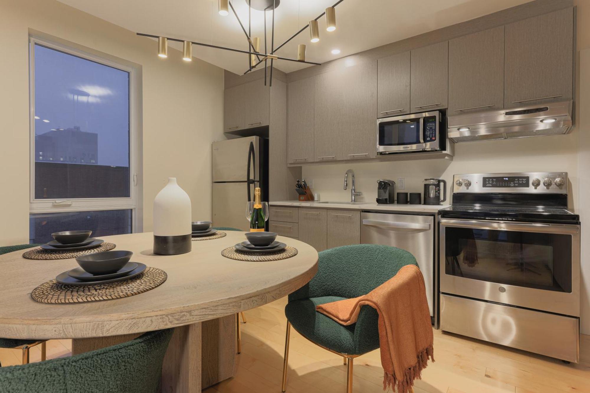 Rozenhaus Montreal Hotel Bagian luar foto