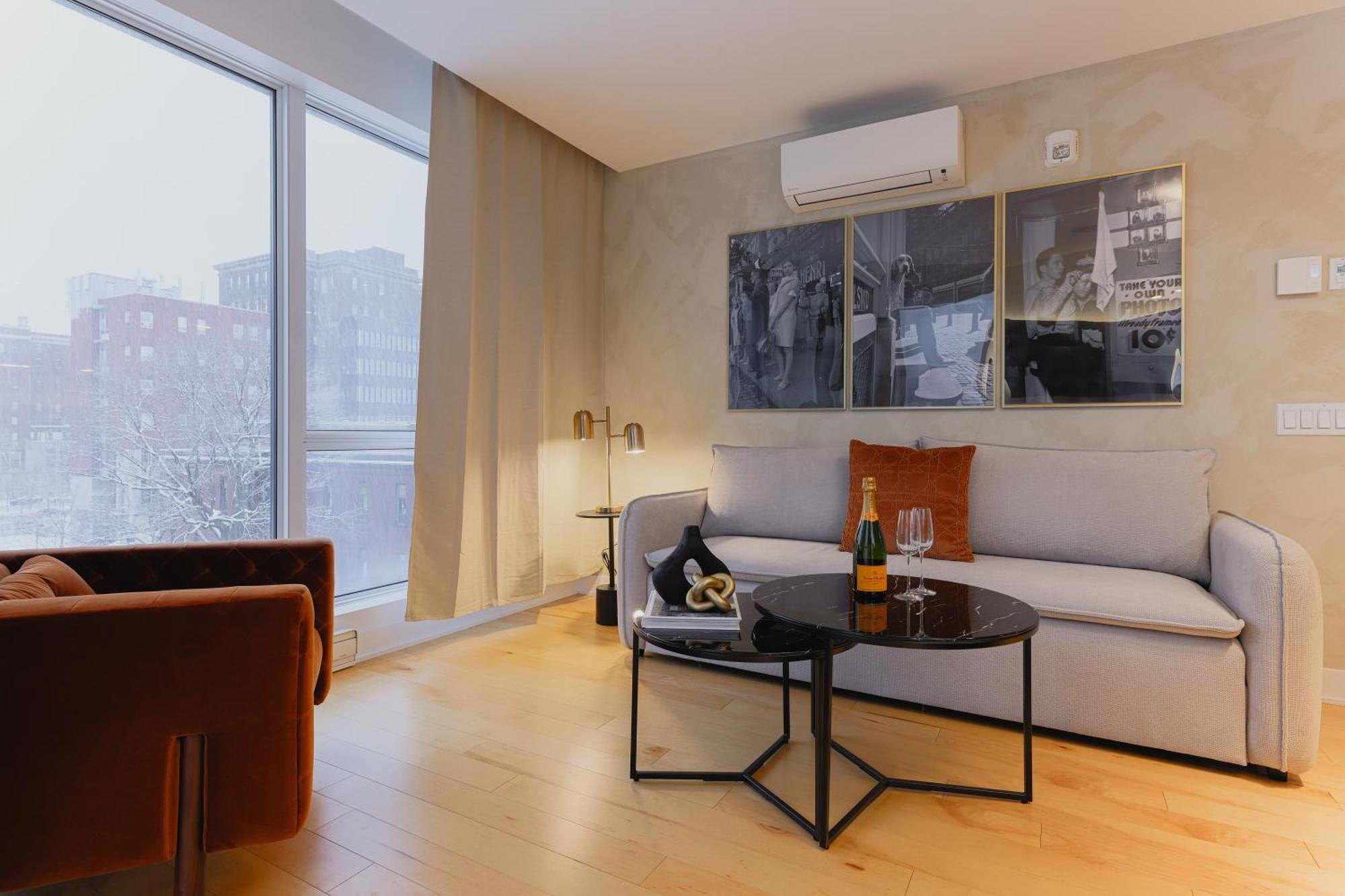 Rozenhaus Montreal Hotel Bagian luar foto