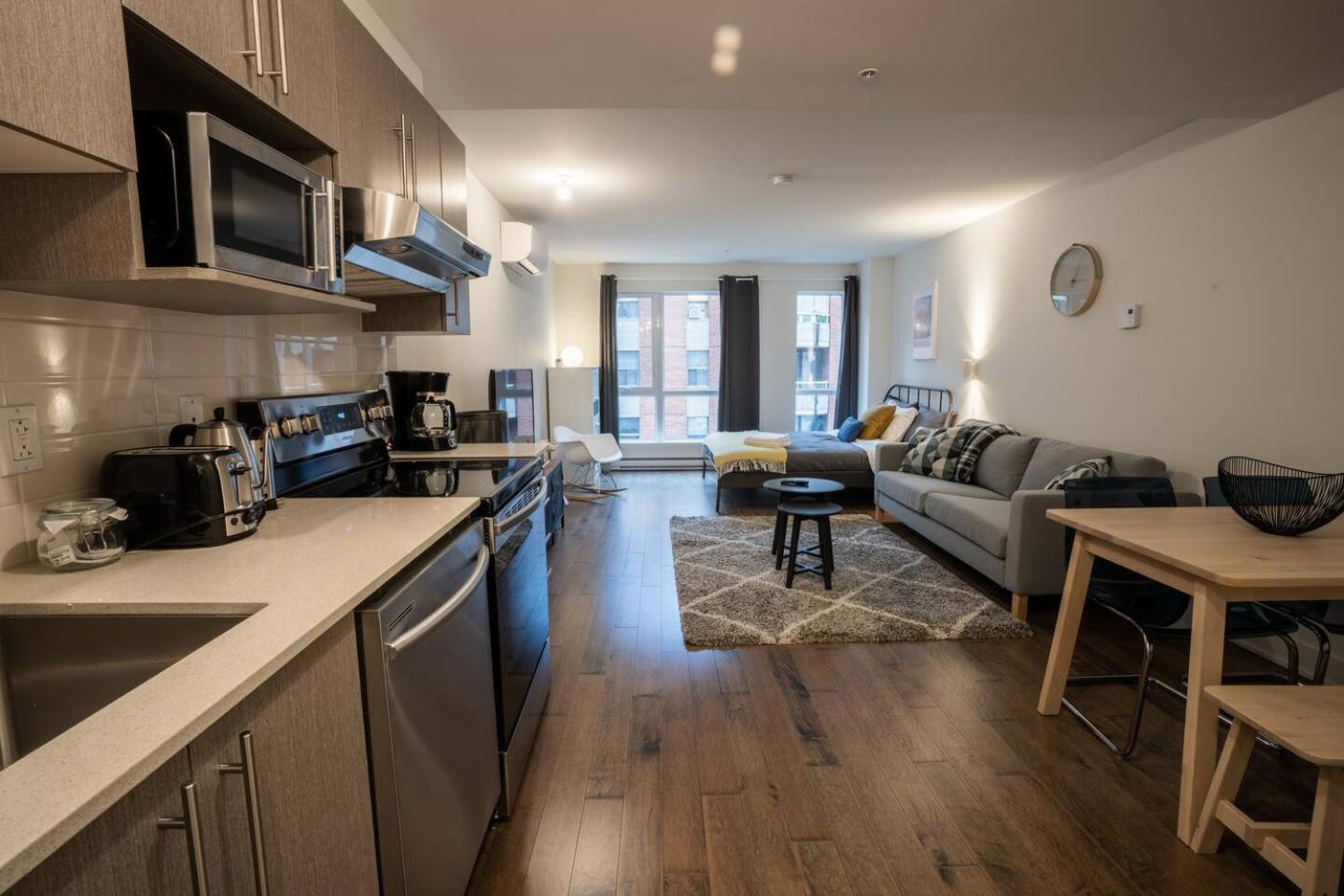 Rozenhaus Montreal Hotel Bagian luar foto