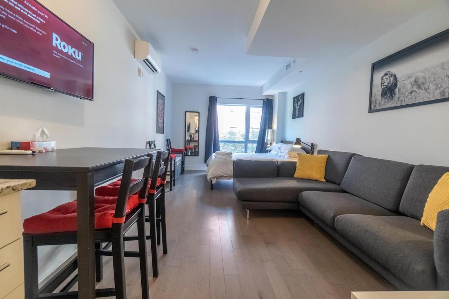 Rozenhaus Montreal Hotel Bagian luar foto