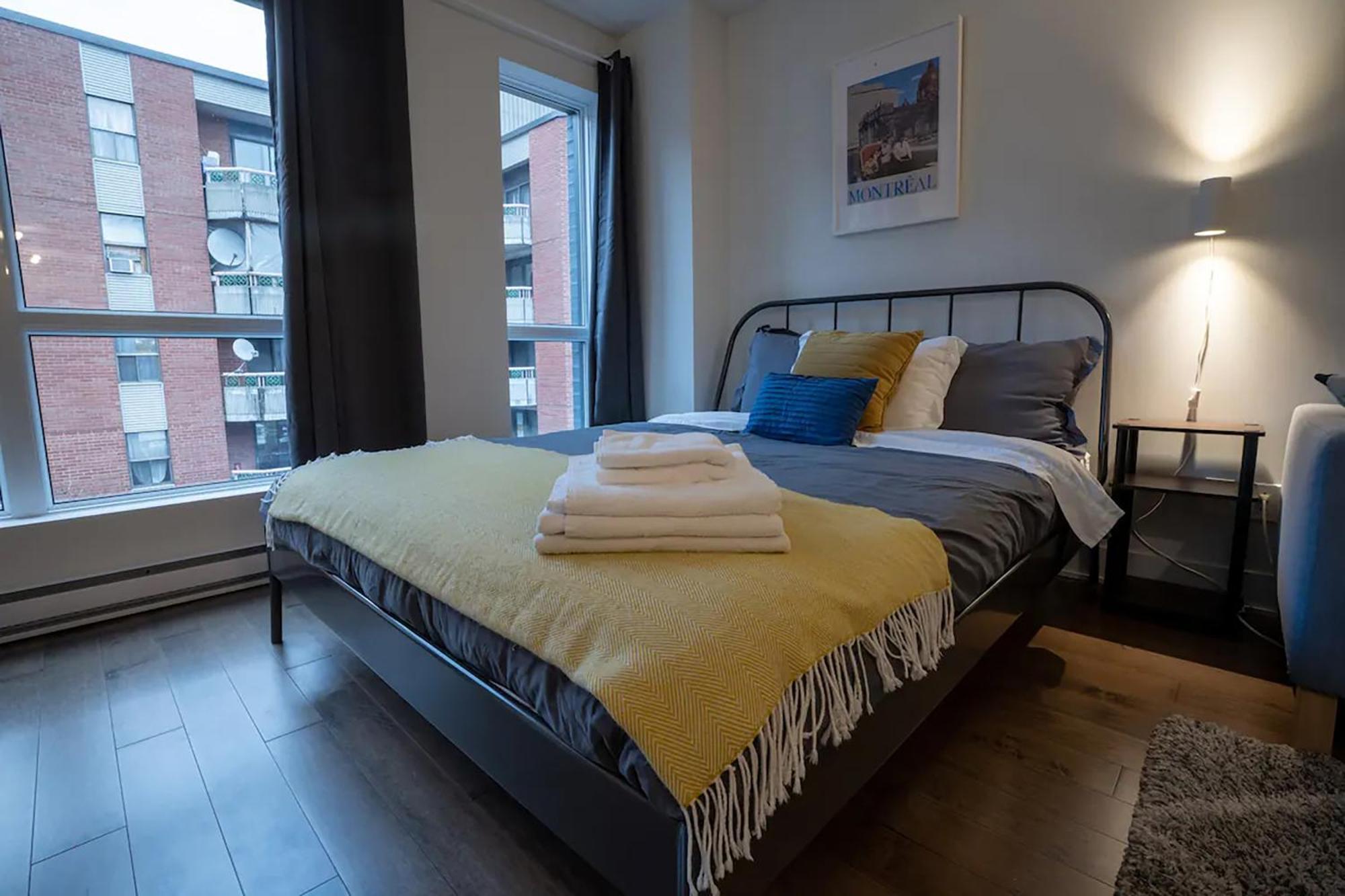 Rozenhaus Montreal Hotel Bagian luar foto