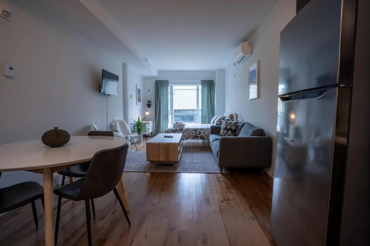 Rozenhaus Montreal Hotel Bagian luar foto