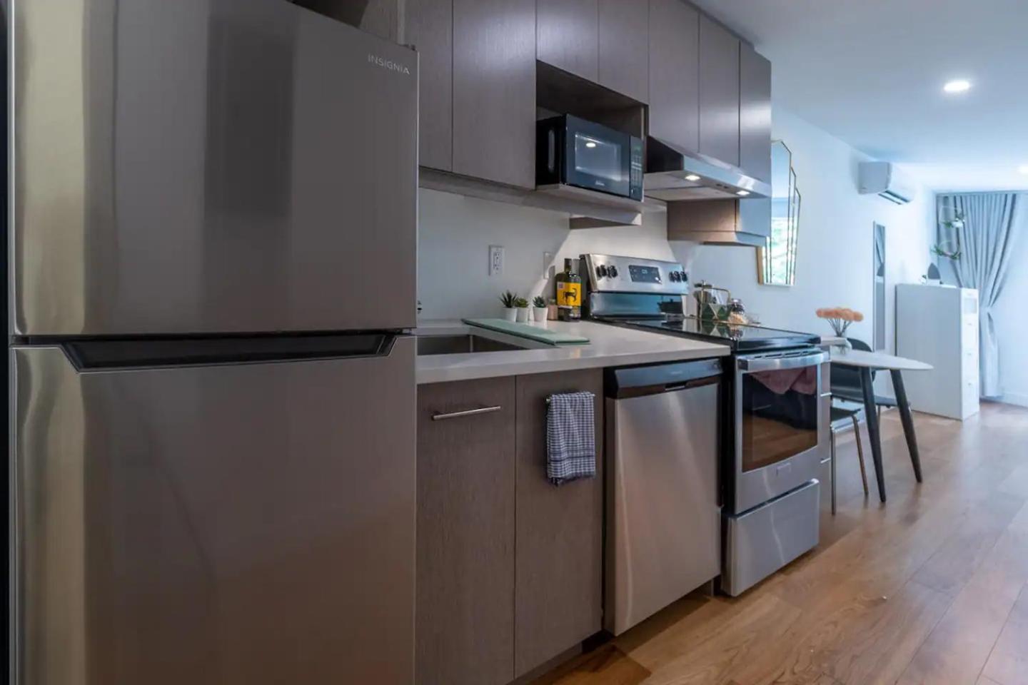 Rozenhaus Montreal Hotel Bagian luar foto