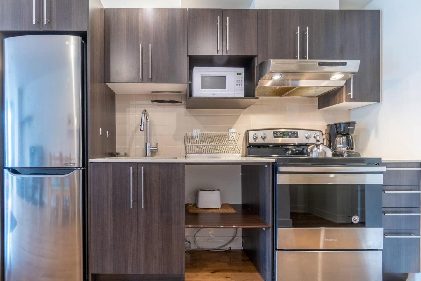 Rozenhaus Montreal Hotel Bagian luar foto