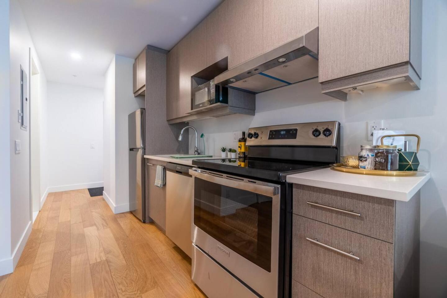 Rozenhaus Montreal Hotel Bagian luar foto