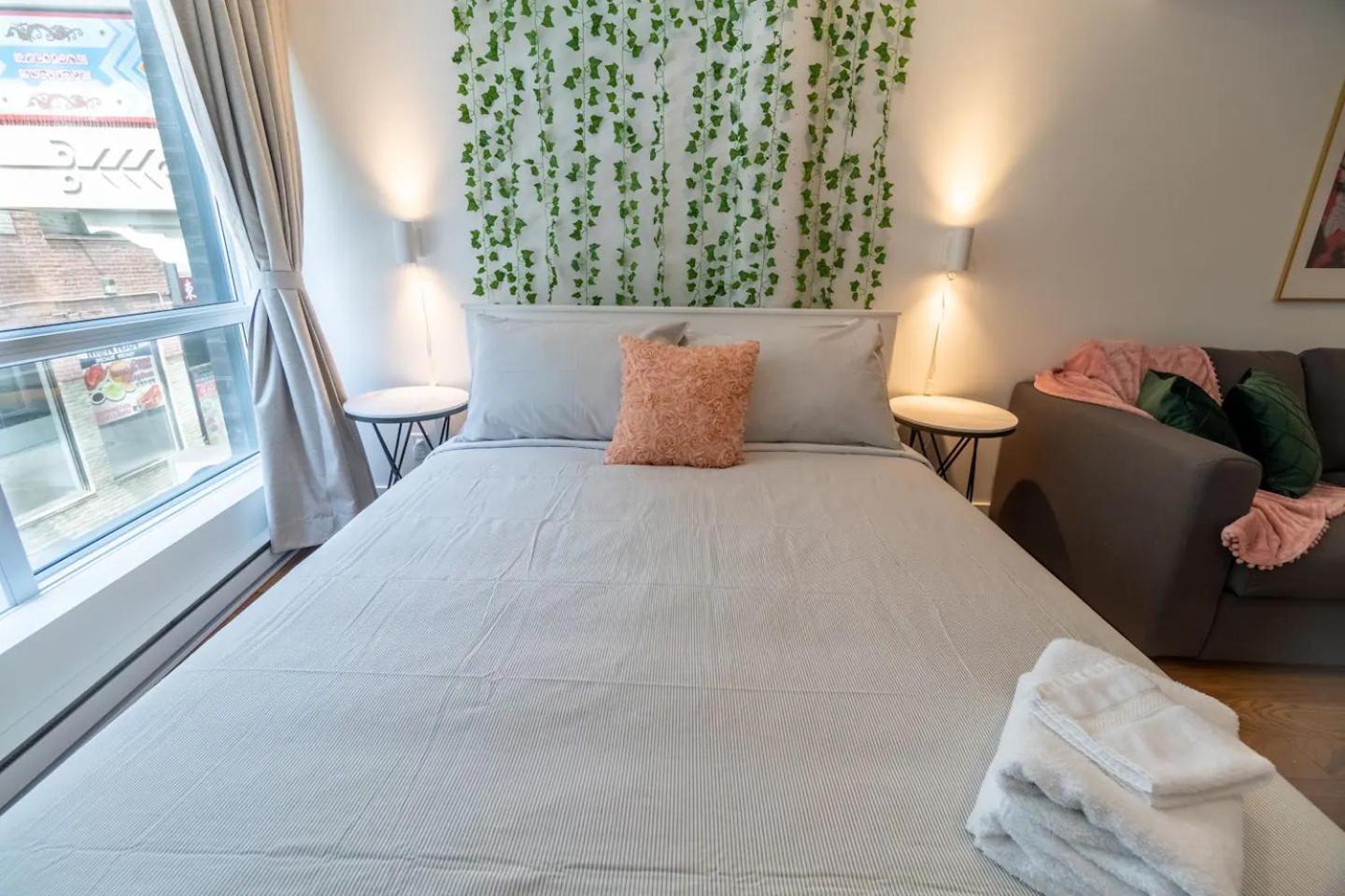 Rozenhaus Montreal Hotel Bagian luar foto