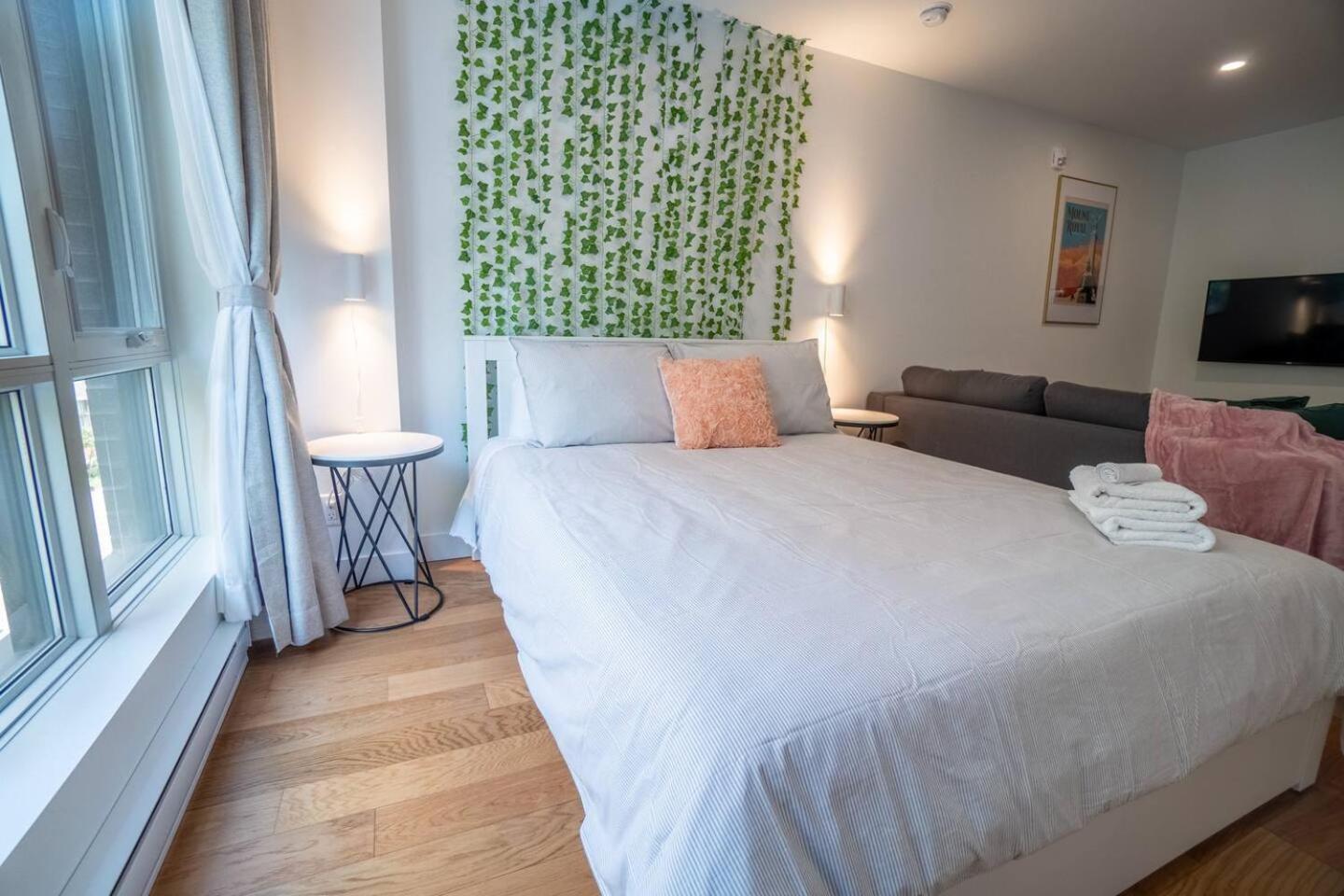 Rozenhaus Montreal Hotel Bagian luar foto